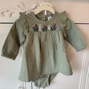 Nordstrom baby girls outfit size 6M
